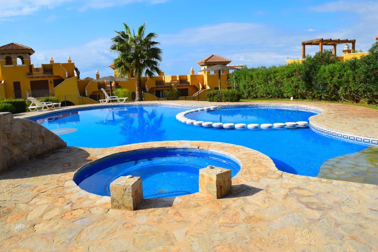 Apartamento Con Hermoso Jardin Y Ac Isla Plana Exterior photo