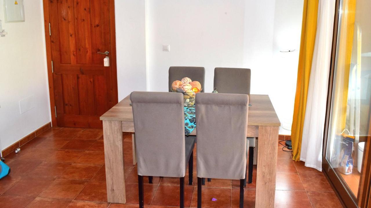 Apartamento Con Hermoso Jardin Y Ac Isla Plana Exterior photo